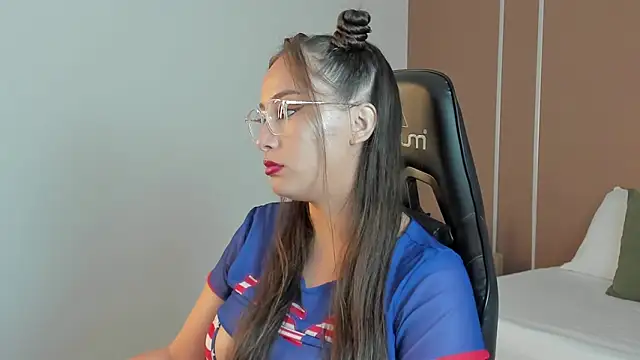 sophia martinezz  online show from October 14, 2025, 6:41 pm