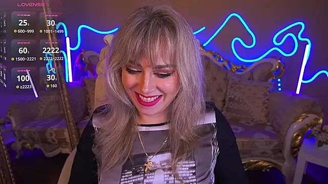 Snapshot of CandyLadyyy chatting on October 18, 2025, 8:44 pm CandyLadyyy online show from October 18, 2025, 8:44 pm