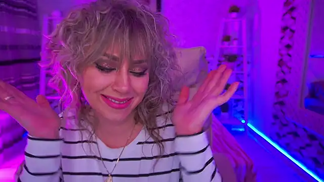 CandyLadyyy online show from April 5, 2026, 8:37 pm