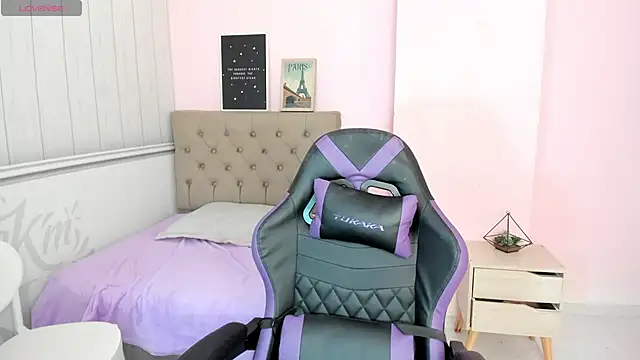 Tania Duque online show from November 8, 2025, 2:20 pm