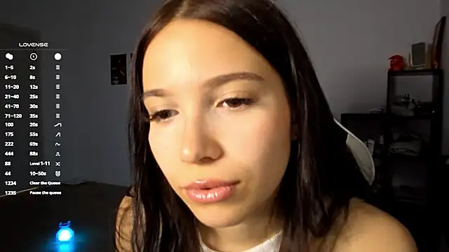 Snapshot of MayAgard chatting on October 30, 2025, 7:11 pm MayAgard online show from October 30, 2025, 7:11 pm