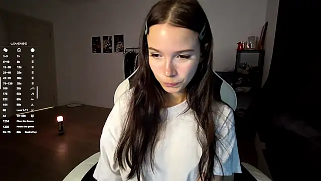 Snapshot of MayAgard chatting on October 31, 2025, 7:43 pm MayAgard online show from October 31, 2025, 7:43 pm