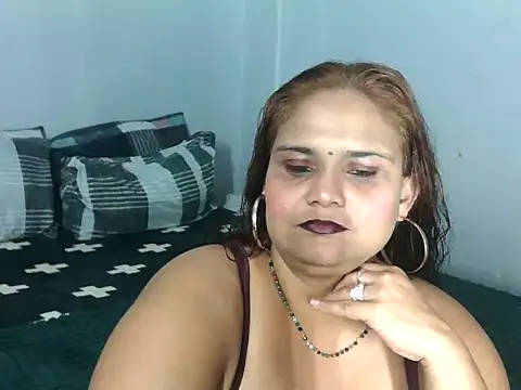 clover cams1874 online show from September 8, 2025, 5:45 pm