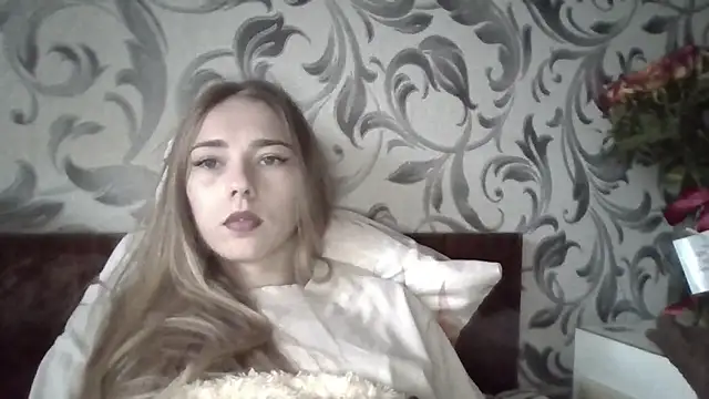 Loveyy Doveyy online show from September 23, 2025, 1:07 pm