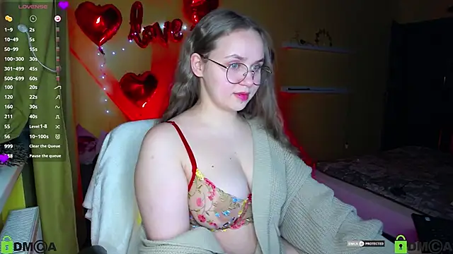 Snapshot of Lilysweet13 chatting on February 16, 2026, 5:00 pm Lilysweet13 online show from February 16, 2026, 5:00 pm