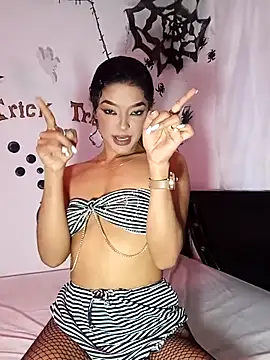 Snapshot of Aphrodite-777 chatting on October 21, 2025, 9:36 pm Aphrodite-777 online show from October 21, 2025, 9:36 pm