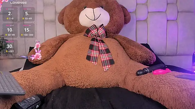 Snapshot of Daia_Ortiz chatting on October 6, 2025, 7:58 pm Daia Ortiz online show from October 6, 2025, 7:58 pm