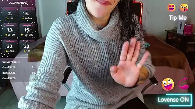 Snapshot of mia_velvet1 chatting on October 29, 2025, 1:32 pm mia velvet1 online show from October 29, 2025, 1:32 pm