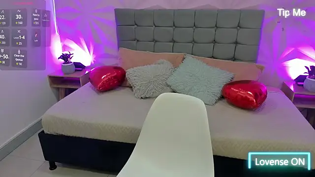 jenn cg online show from April 17, 2026, 8:11 pm