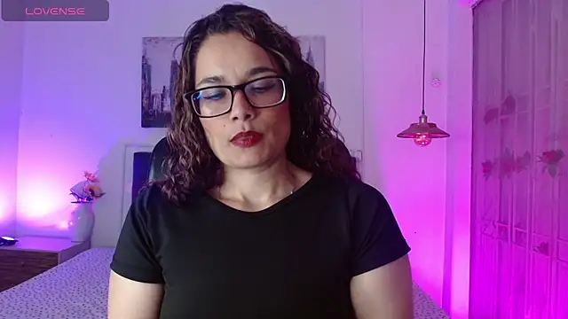 Rose Thompson1 online show from May 14, 2026, 1:19 pm