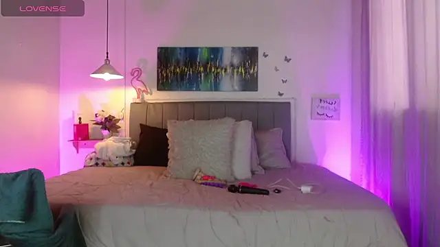 Rose Thompson1 online show from April 14, 2026, 1:27 pm