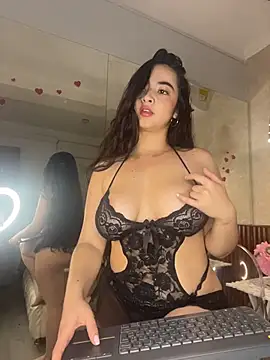 alisonnwalker2025 online show from March 11, 2026, 1:05 pm