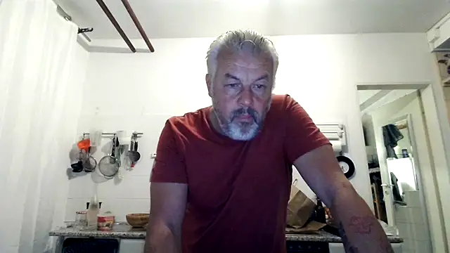 Snapshot of Berg_Boy chatting on September 20, 2025, 4:28 am Berg Boy online show from September 20, 2025, 4:28 am