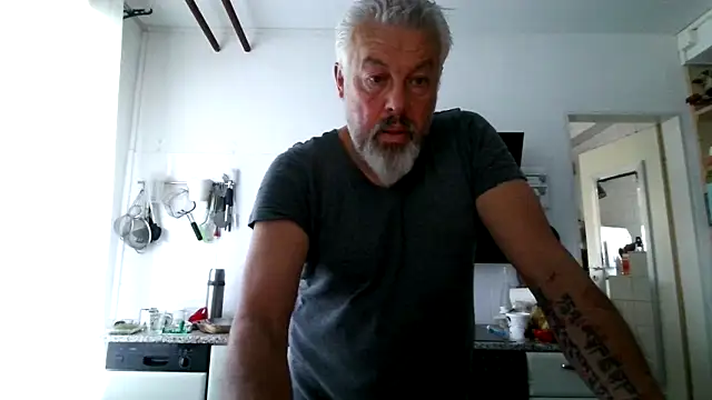 Berg Boy online show from April 3, 2026, 5:47 am