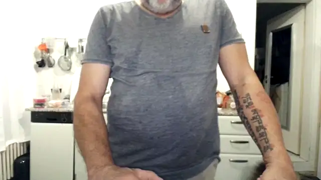 Snapshot of Berg_Boy chatting on September 16, 2025, 3:51 am Berg Boy online show from September 16, 2025, 3:51 am