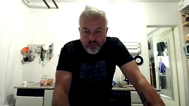 Snapshot of Berg_Boy chatting on October 2, 2025, 4:38 am Berg Boy online show from October 2, 2025, 4:38 am