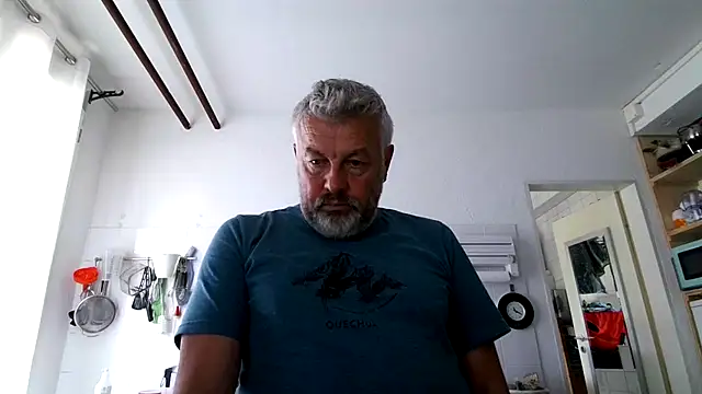 Snapshot of Berg_Boy chatting on October 10, 2025, 9:21 am Berg Boy online show from October 10, 2025, 9:21 am