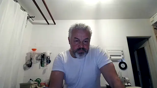 Berg Boy online show from November 7, 2025, 4:28 am