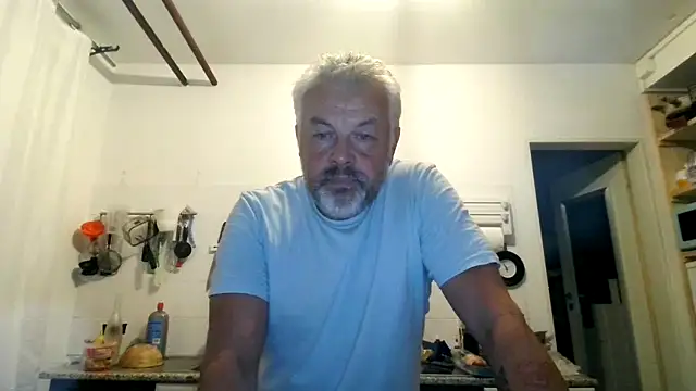 Snapshot of Berg_Boy chatting on September 23, 2025, 3:57 am Berg Boy online show from September 23, 2025, 3:57 am