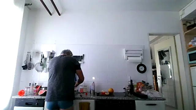 Snapshot of Berg_Boy chatting on September 21, 2025, 6:07 am Berg Boy online show from September 21, 2025, 6:07 am