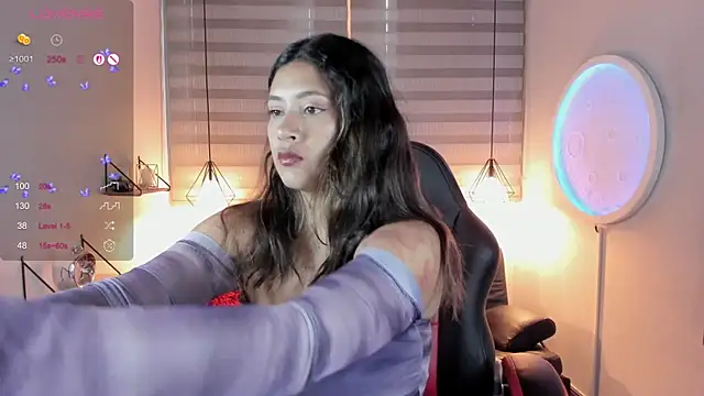 Snapshot of ISIS_VALCHOS chatting on November 13, 2025, 4:44 pm ISIS VALCHOS online show from November 13, 2025, 4:44 pm