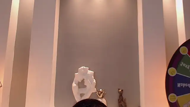 Snapshot of milu_w4llace chatting on October 3, 2025, 12:47 am milu w4llace online show from October 3, 2025, 12:47 am