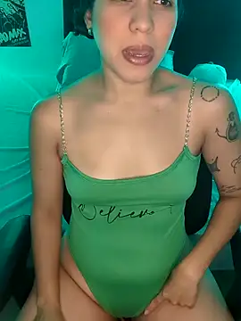heykriss  online show from March 18, 2025, 2:51 am