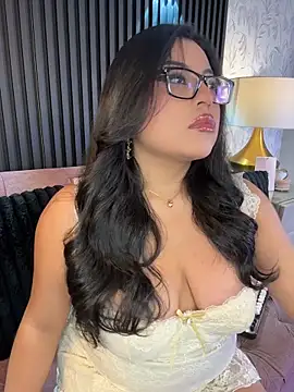 Alexa Madisson online show from April 17, 2026, 8:33 pm