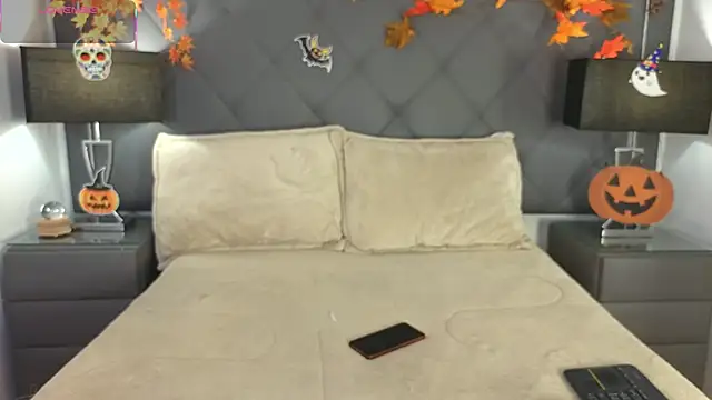 Snapshot of Alexa_Madisson chatting on October 24, 2025, 8:08 pm Alexa Madisson online show from October 24, 2025, 8:08 pm