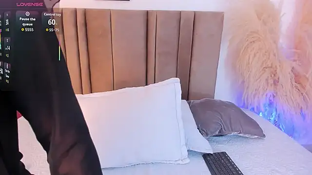 jashh  online show from November 22, 2025, 7:02 pm