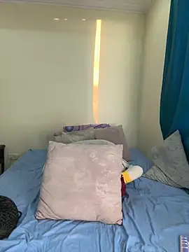 Ivelleee  online show from September 20, 2025, 10:48 pm