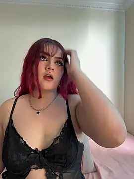 Ivelleee  online show from January 13, 2026, 6:45 pm