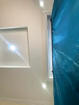 Ivelleee  online show from November 1, 2025, 10:14 pm