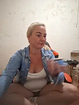 Snapshot of my_Kazka chatting on October 2, 2025, 5:49 pm my Kazka online show from October 2, 2025, 5:49 pm