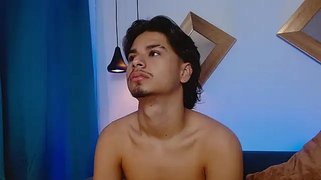 MathewAdams online show from November 3, 2025, 1:47 pm