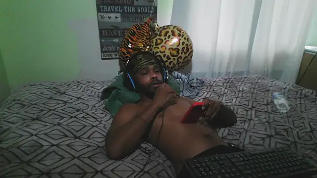 Snapshot of anthonyroth chatting on September 17, 2025, 4:31 pm anthonyroth online show from September 17, 2025, 4:31 pm