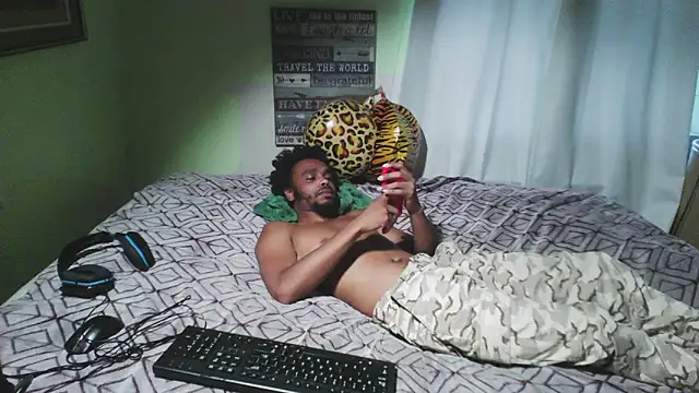 Snapshot of anthonyroth chatting on October 8, 2025, 8:53 pm anthonyroth online show from October 8, 2025, 8:53 pm