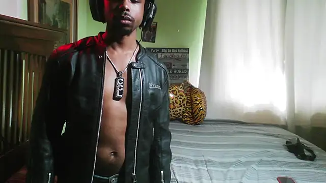 Snapshot of anthonyroth chatting on October 16, 2025, 3:20 pm anthonyroth online show from October 16, 2025, 3:20 pm