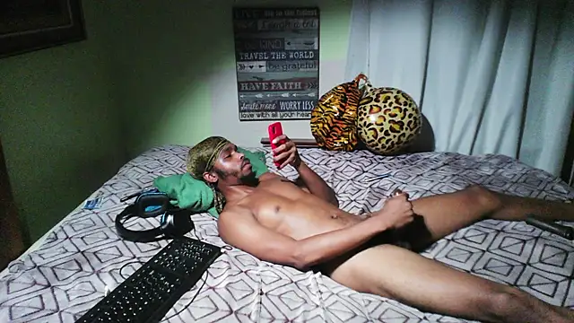 Snapshot of anthonyroth chatting on September 28, 2025, 5:47 am anthonyroth online show from September 28, 2025, 5:47 am