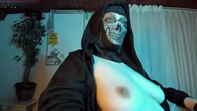 cos operator online show from April 8, 2026, 7:59 pm