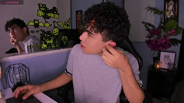 LucasCarterr  online show from October 19, 2025, 4:04 am