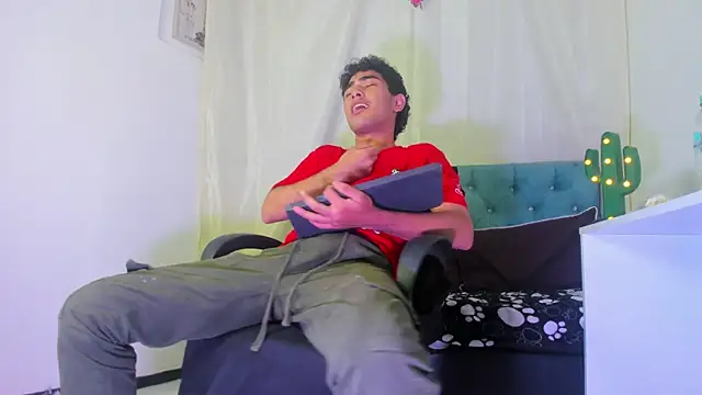 LucasCarterr  online show from March 11, 2025, 3:36 am