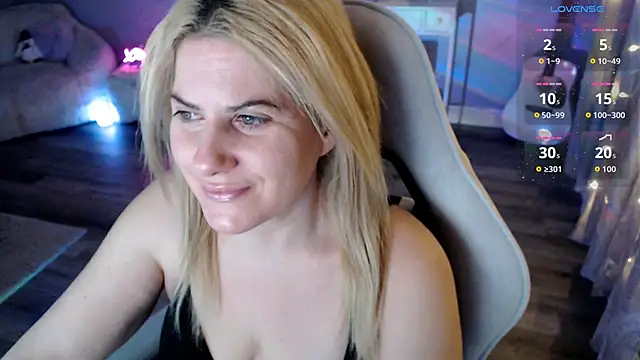 Snapshot of BellaStar84 chatting on February 9, 2026, 11:52 am BellaStar84 online show from February 9, 2026, 11:52 am