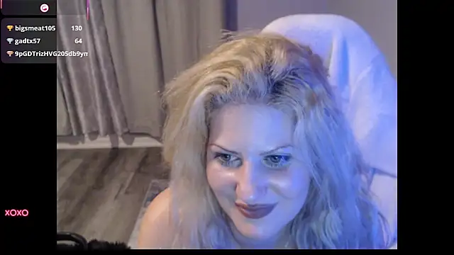 Snapshot of BellaStar84 chatting on March 23, 2025, 3:32 am BellaStar84 online show from March 23, 2025, 3:32 am