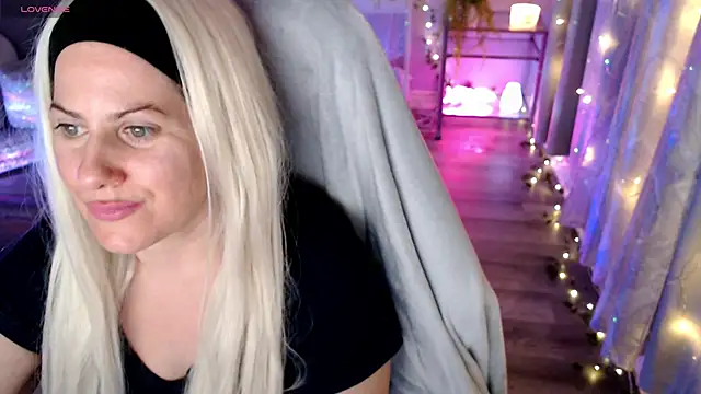 BellaStar84 online show from March 11, 2026, 11:37 am