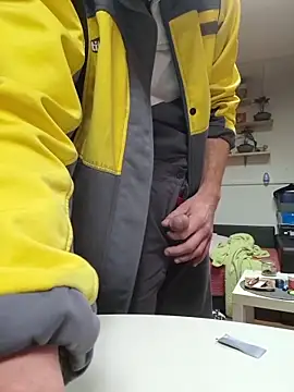 svenpfeifer online show from December 14, 2025, 4:01 pm