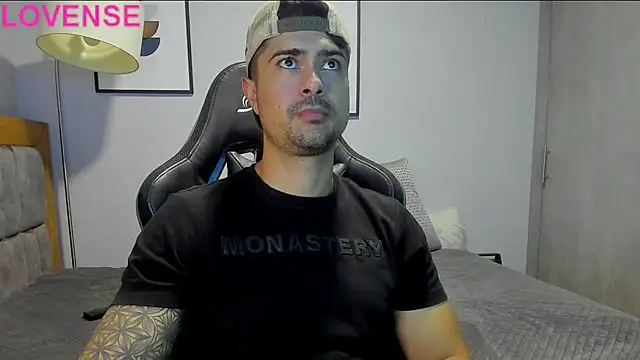 Snapshot of Dante_Storm chatting on September 25, 2025, 5:02 am Dante Storm online show from September 25, 2025, 5:02 am