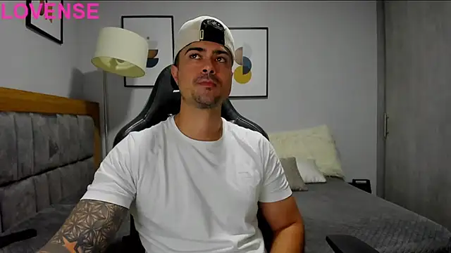 Snapshot of Dante_Storm chatting on September 24, 2025, 6:20 am Dante Storm online show from September 24, 2025, 6:20 am