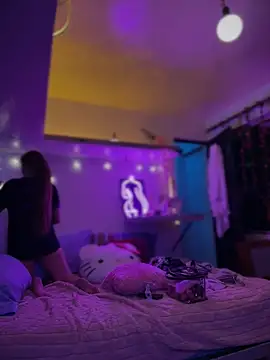 LoganPeny online show from December 5, 2025, 7:40 am