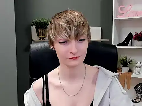 Snapshot of hottieBlair chatting on September 25, 2025, 6:19 am hottieBlair online show from September 25, 2025, 6:19 am